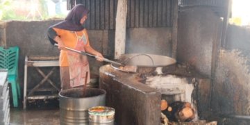 Beralih ke Daun Pisang, Pengrajin Tahu-Tempe Jagabaya Uji Kemasan Ramah Lingkungan