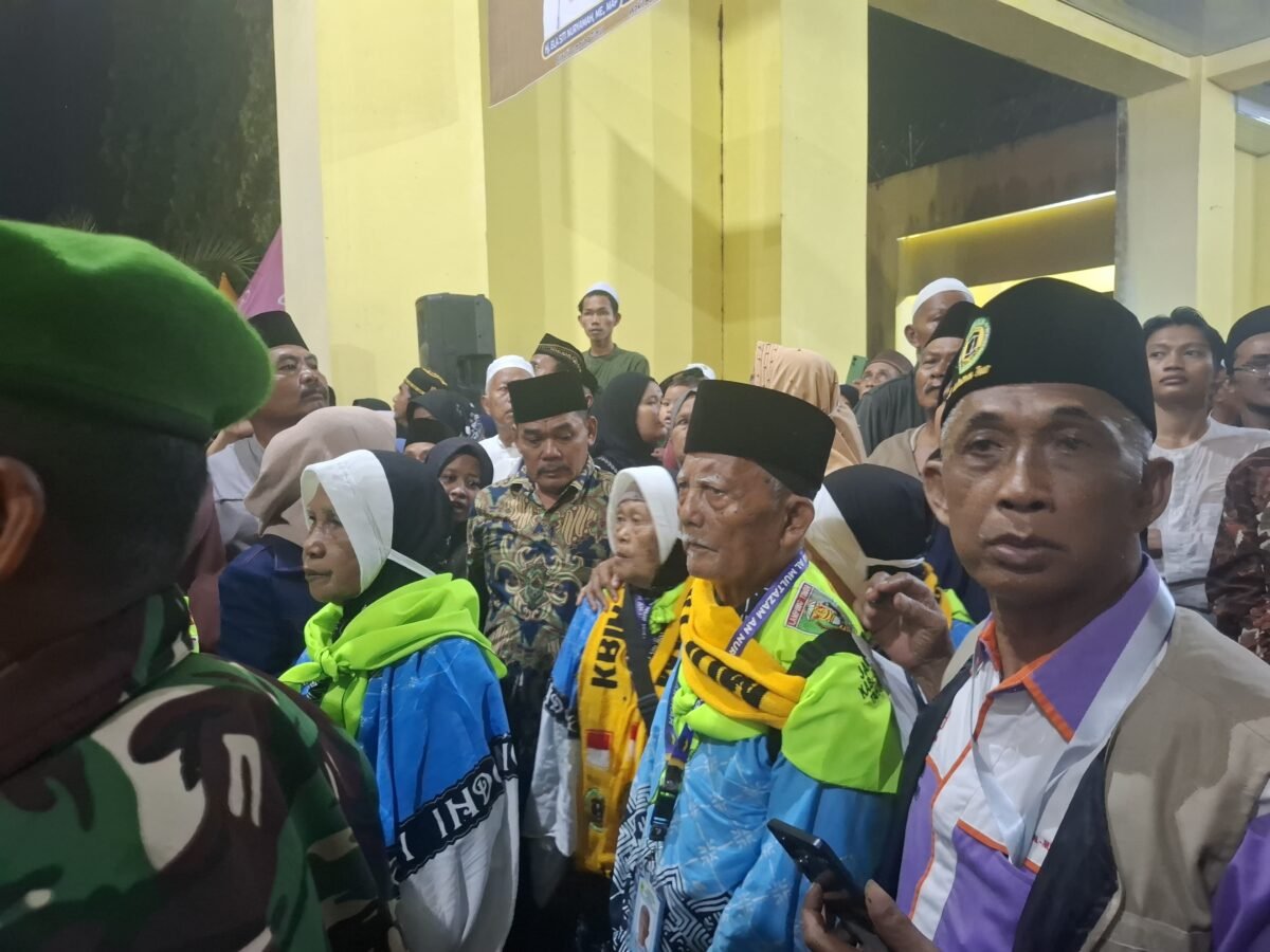 163 Jemaah Haji Lampung Timur Kloter 11 JKG Diberangkatkan Dini Hari