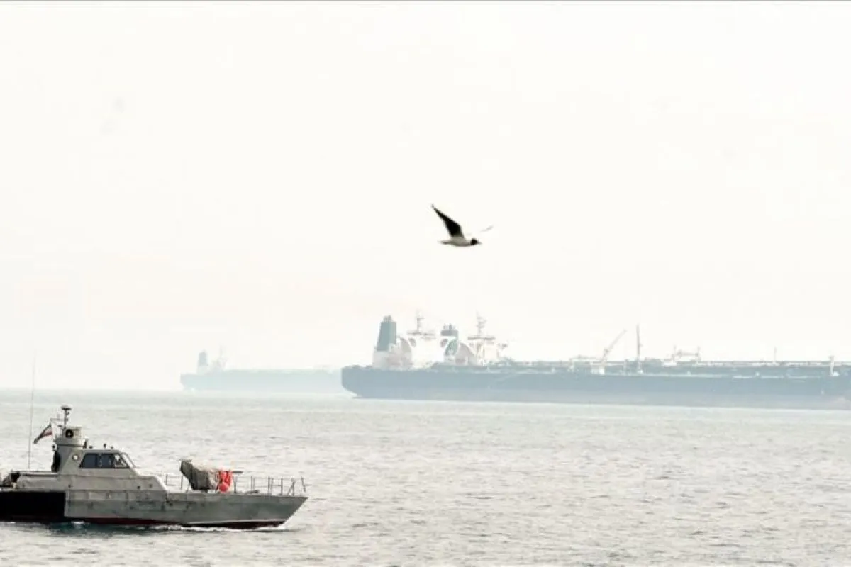 Selat Hormuz Makin Panas, IRGC Sita Dua Kapal Kargo Diduga Terkait Israel