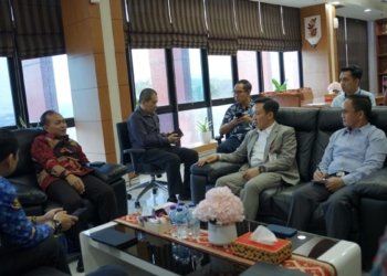 – Kepala Kantor Wilayah Direktorat Jenderal Pajak (DJP) Bengkulu dan Lampung, Sigit Danang Joyo, menerima kunjungan kerja Sekretaris Daerah Provinsi Lampung, Marindo Kurniawan, di ruang kerja Kepala Kanwil DJP Bengkulu dan Lampung pada Selasa (31/3).