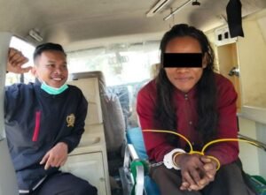 Polisi dan Masyarakat Amankan ODGJ Penganiaya Bocah 11 Tahun di Pringsewu