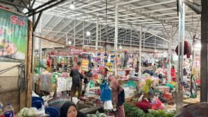 Dampak Kenaikan Harga Bahan Pokok, UMKM Keluhkan Penurunan Omzet