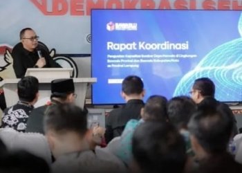 Bawaslu Provinsi Lampung menggelar rapat koordinasi bertajuk Penguatan Kapasitas SDM Bawaslu Kabupaten/Kota se-Lampung yang dihadiri Ketua, Anggota, Sekretaris KPU Provinsi Lampung, serta jajaran Bawaslu Kabupaten/Kota se-Provinsi Lampung. Dok Bawaslu