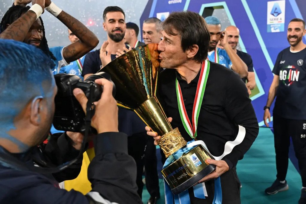Laga Perpisahan di Maradona, Antonio Conte Resmi Tinggalkan Napoli Akhir Musim ini