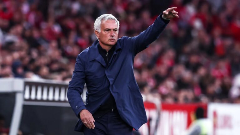 Real Madrid segera Resmikan José Mourinho untuk Jinakkan Ruang Ganti