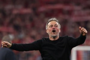 Luis Enrique Puji Mentalitas Baja PSG Usai Singkirkan Bayern Muenchen
