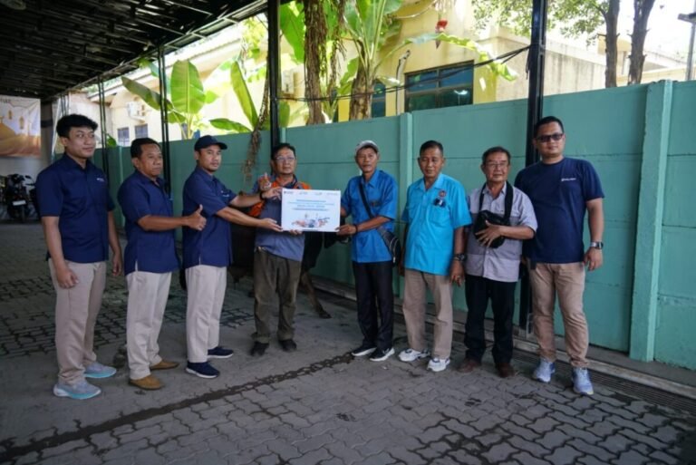 Pelindo Regional 2 Panjang Salurkan 21 Ekor Sapi Kurban pada Iduladha 1447 H