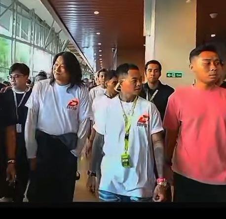 Sung Kang Han Fast & Furious Tanda Tangani Mobil Reza Arap