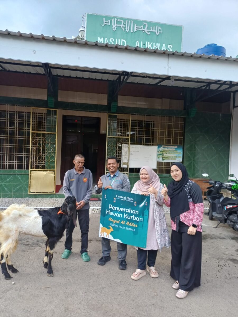 Sambut Iduladha 1447 H, Plaza Central Lampung Salurkan Hewan Kurban untuk Warga Sekitar Mal