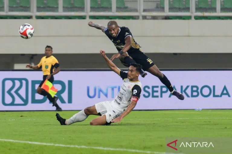 Peluang Juara Musnah! Kapten Persija Rizky Ridho Minta Maaf kepada The Jakmania