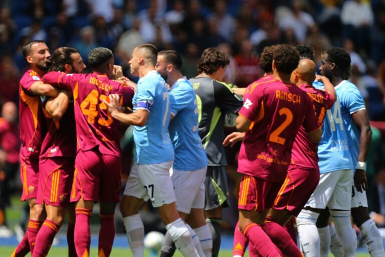 Gianluca Mancini Cetak Brace, AS Roma Hancurkan Lazio 2-0 di Derby della Capitale