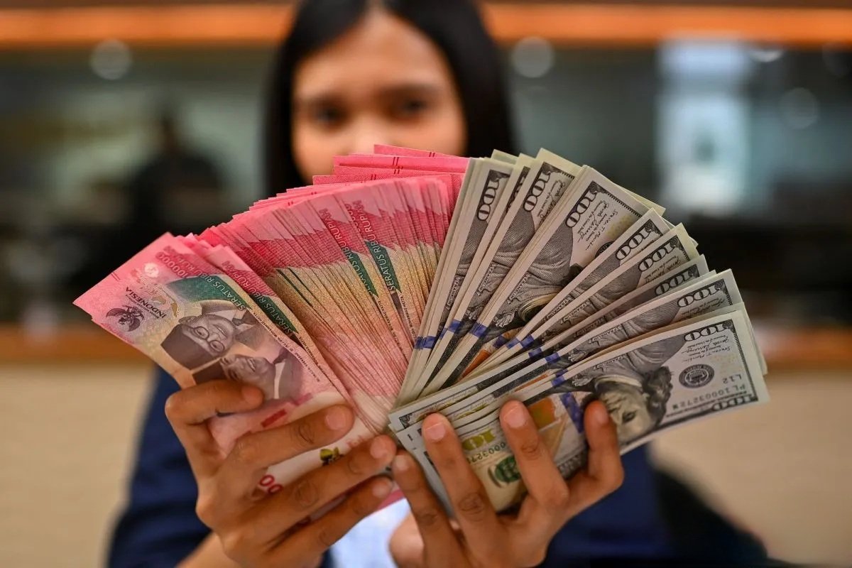 Rupiah Bergerak Dinamis, Pasar Tunggu Arah Suku Bunga AS dan Sentimen Domestik