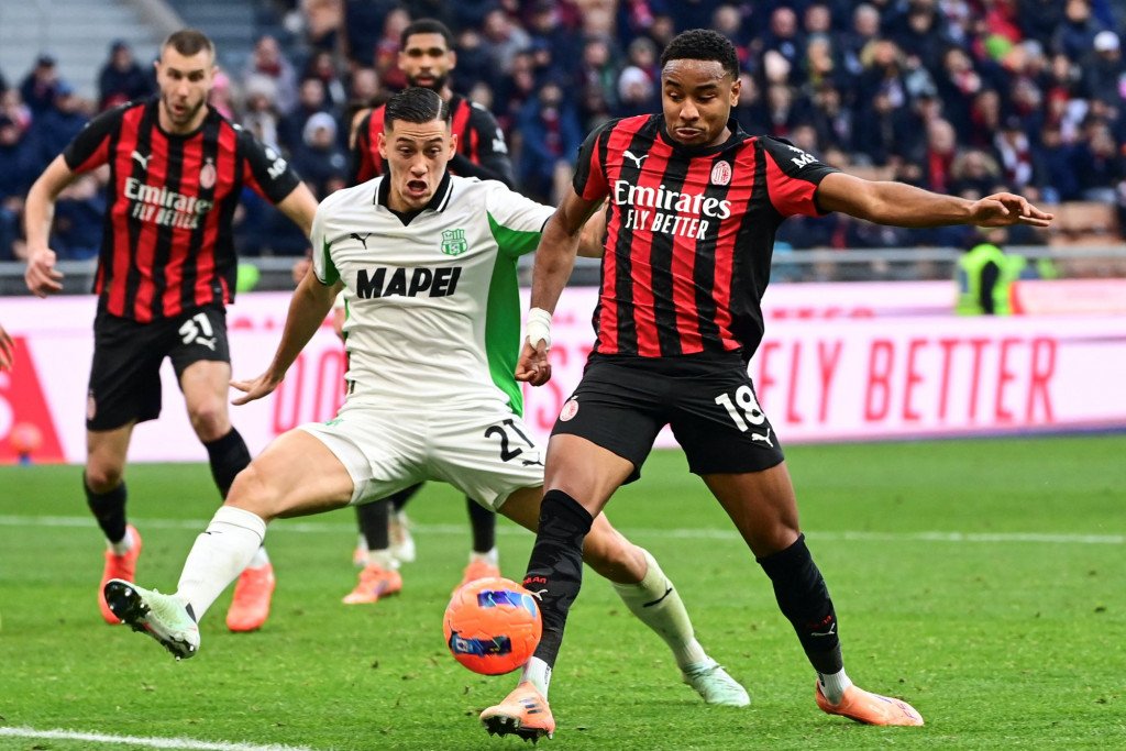 Sassuolo Bungkam AC Milan 2-0, Jay Idzes Cedera dan Kartu Merah Tomori