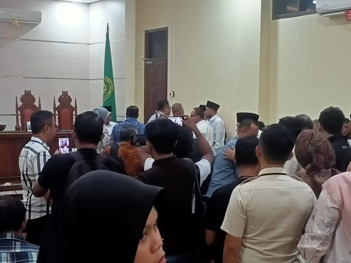 Tanggapan Penasihat Hukum Terdakwa Proyek Pengadaan Alkes Lamteng Usai Sidang