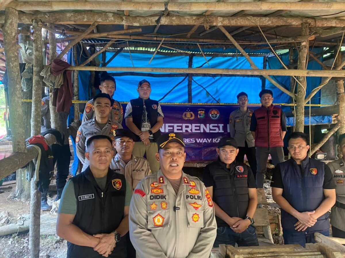 Enam Pelaku Penambangan Emas Ilegal di Way Kanan Diringkus Petugas